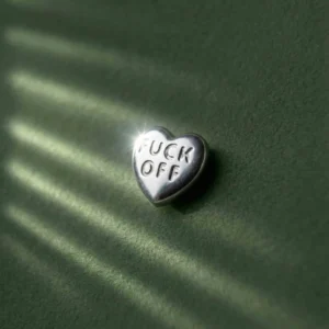 top savage love titanio