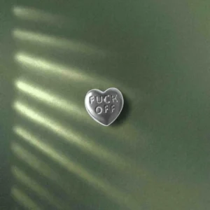 top savage love titanio